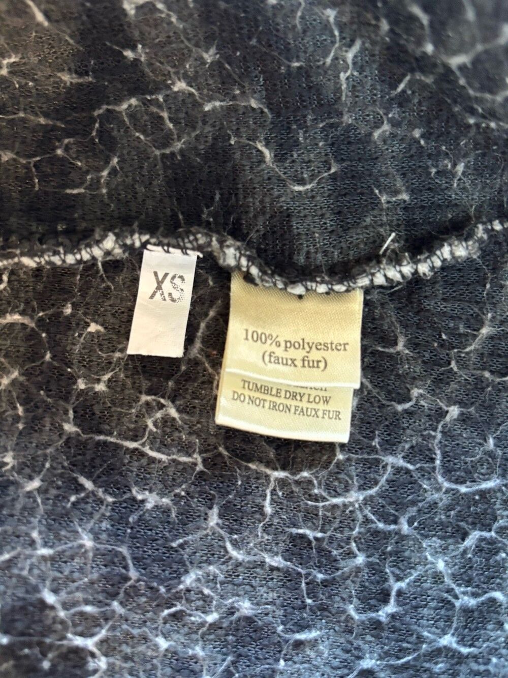 Dylan Los Angeles Frosty Tip Gray Sherpa Mock Neck Pullover Women's Size XS - Picture 4 of 4